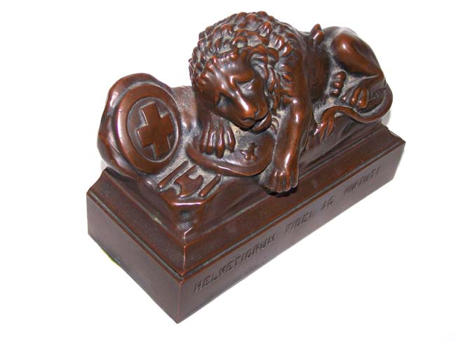 A fine pair of Antique Bookends by Jennings Brothers circa 1925 depicting the Lions of Lucerne — image 3